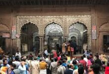 बाँके बिहारी मंदिर में लगी रेलिंग, भीड़ नियंत्रण के लिए हाईपावर कमेटी का बड़ा फैसला, #BankeBihariMandir